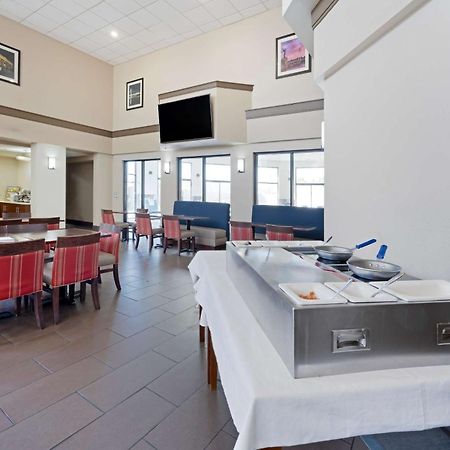 Comfort Inn & Suites Уичита Экстерьер фото