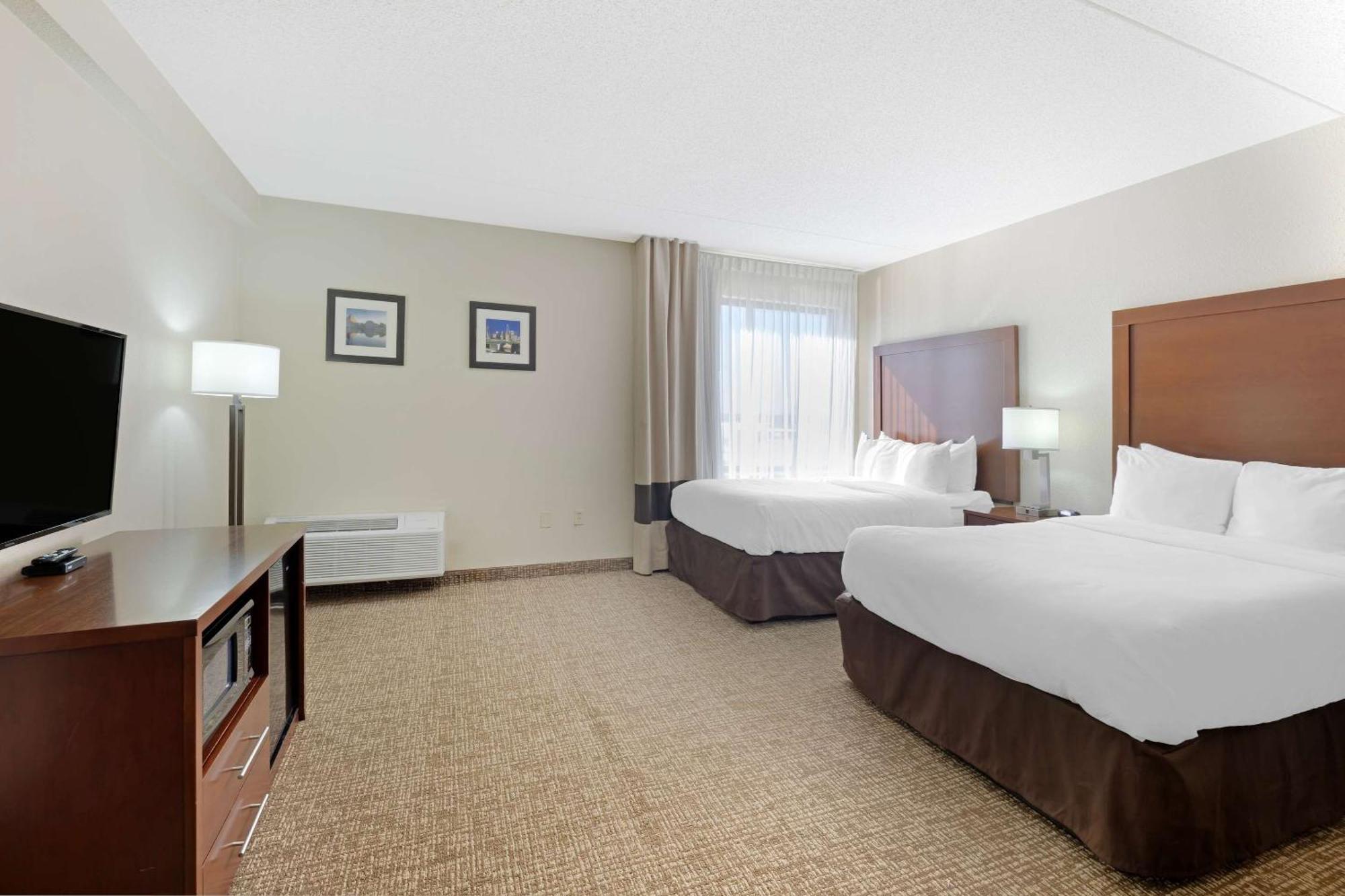 Comfort Inn & Suites Уичита Экстерьер фото