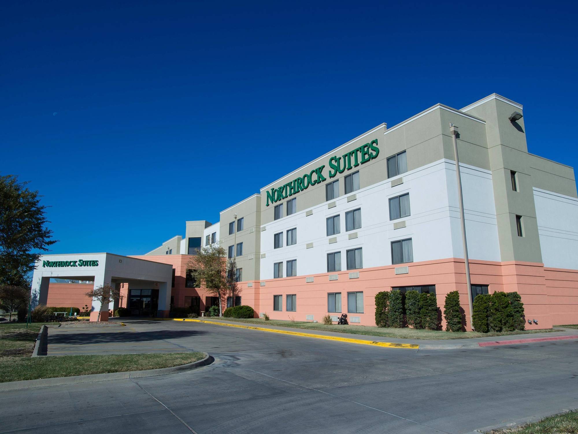 Comfort Inn & Suites Уичита Экстерьер фото