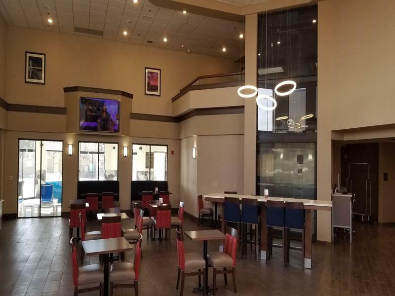Comfort Inn & Suites Уичита Экстерьер фото