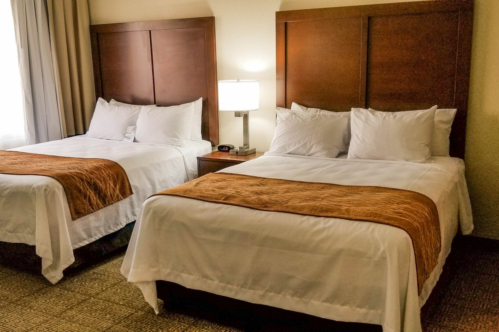 Comfort Inn & Suites Уичита Экстерьер фото
